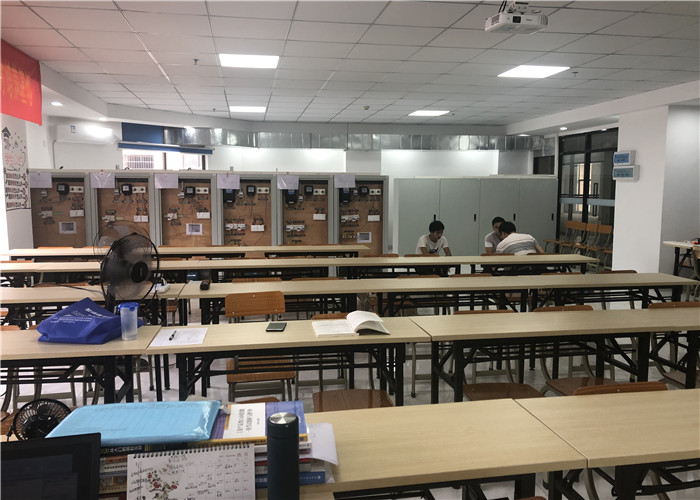 考個電工證拿補(bǔ)貼1200元? 東莞如何考電工證?電工證好考嗎?新手考個電工證要多久?電工證報考條件? 考個電工證拿補(bǔ)貼1200元? 東莞如何考電工證?電工證好考嗎?新手考個電工證要多久?電工證報考條件?